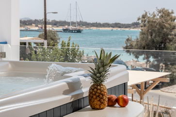 Hotel Fanis - Luxurious Rooms with Sea View